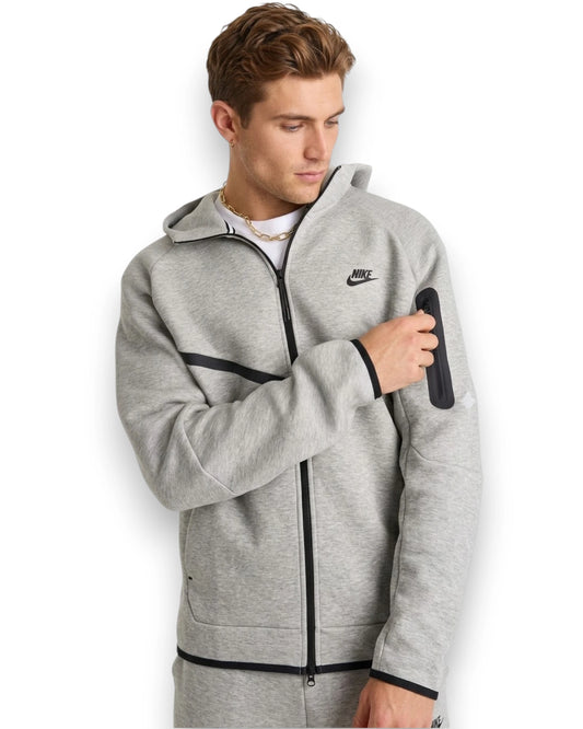 Nike Tech Fleece – Grey